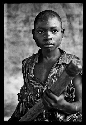 Mai Mai militia in training near Beni, eastern DRC, for immediate deployment with the APC (Armée Populaire du Congo), the army of the RCD-KIS-ML, December 2002 Portrait VI