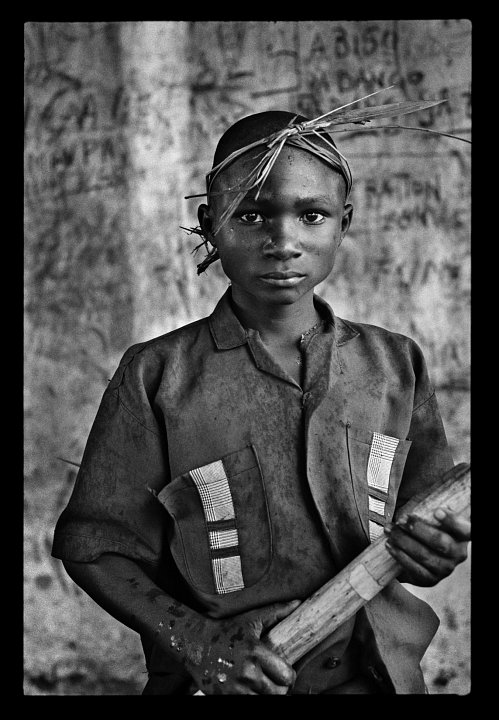 Mai Mai militia in training near Beni, eastern DRC, for immediate deployment with the APC (Armée Populaire du Congo), the army of the RCD-KIS-ML, December 2002 Portrait XV