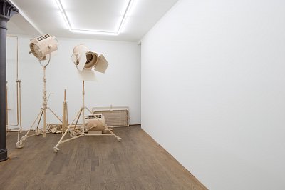 Set, installation view, Kuckei + Kuckei, 2010