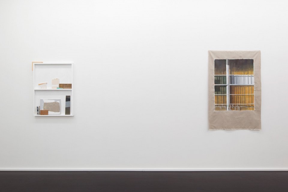 <p><em>An Extra Space</em>, installation view, Kuckei + Kuckei, 2013</p>