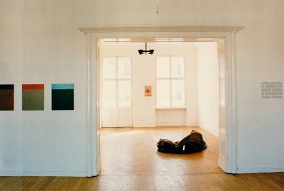 5 Berliner Künstler, installation view, vierte Etage, 1995