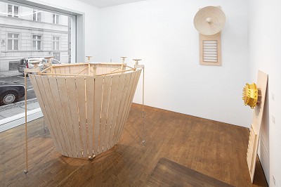 Oliver van den Berg,Sonnenprobe, 2019, Installationview