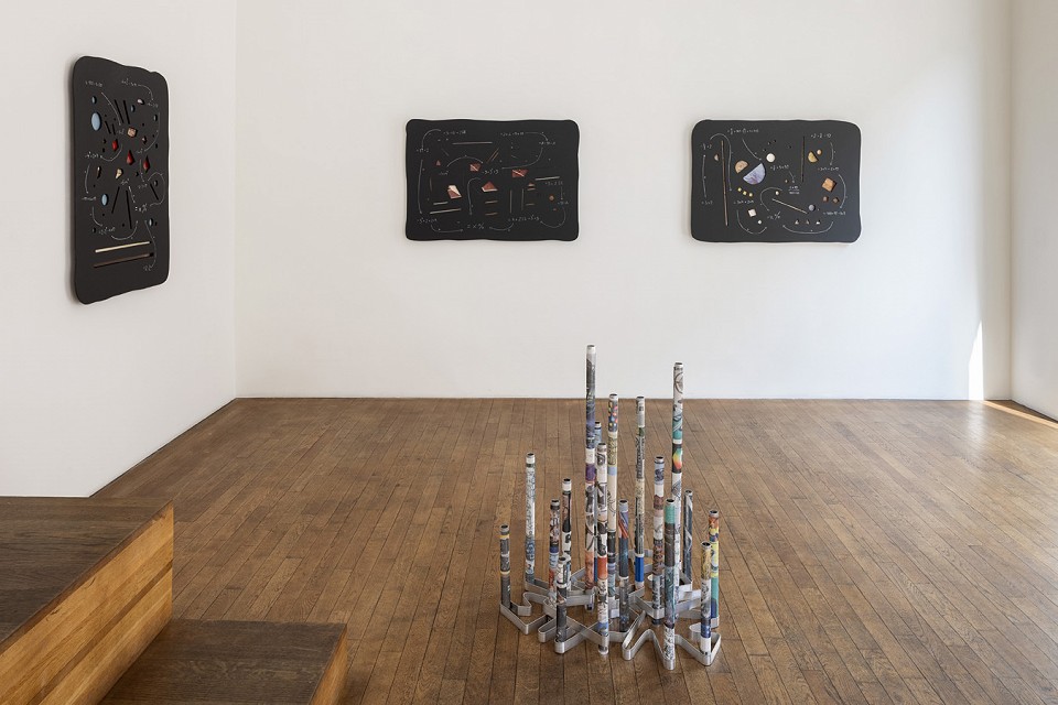 <p><em>Artifacts from the Age of Acceleration</em>, installation view, Kuckei + Kuckei, 2021</p>
