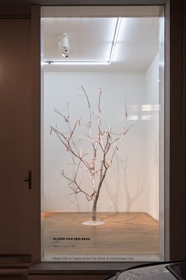 S_AKE, Oliver van den Berg, installation view Kuckei + Kuckei, 2017