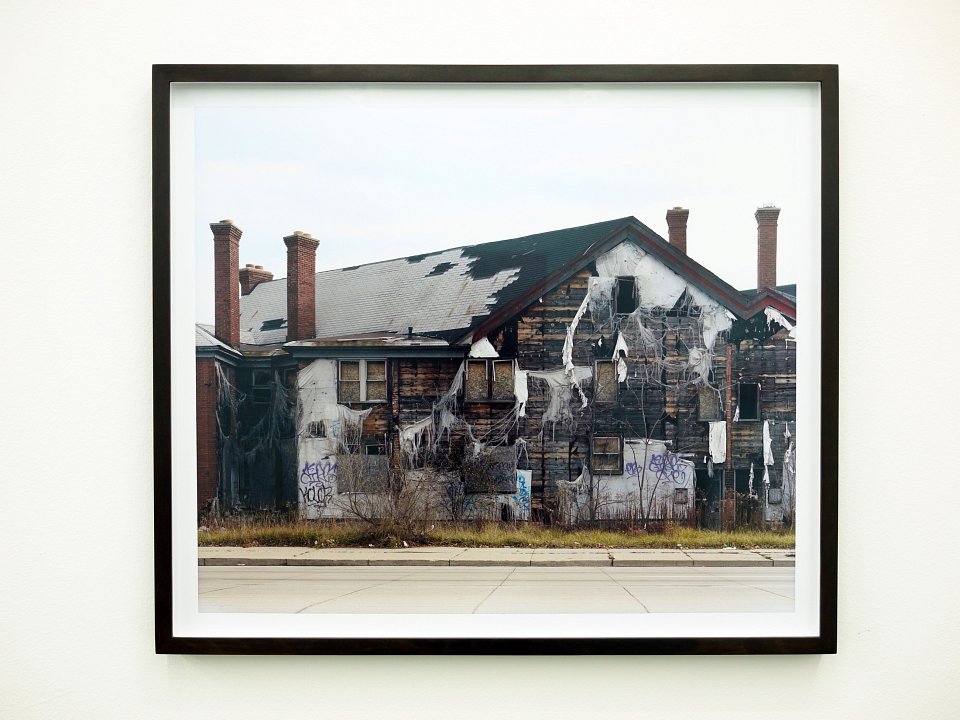 <p>25th Street Detroit # 2281, 2012<br />
c-print<br />
60 × 70 cm, edition of 5 + 2 AP</p>