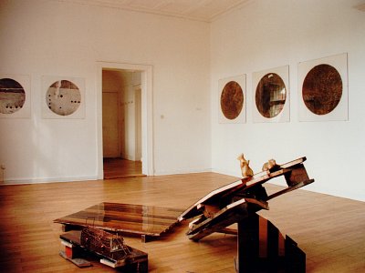 Photoarbeiten und Objekte, installation view, vierte Etage, 1994