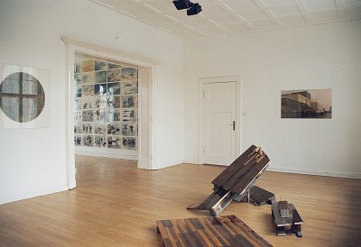 Photoarbeiten und Objekte, installation view, vierte Etage, 1994